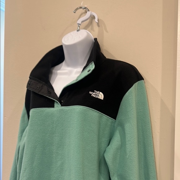 The North Face Mint Green and Black Fleece Pullover- XL - Picture 3 of 6